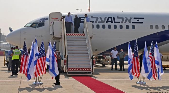 Despega primer vuelo comercial directo entre Israel y Emiratos Árabes Unidos