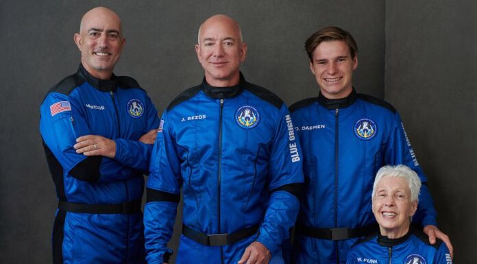 El exitoso lanzamiento de la nave de Jeff Bezos que abre la puerta al turismo espacial