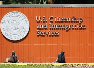 USCIS pone fin a la regla de carga pública de Biden e implementará nuevos criterios migratorios