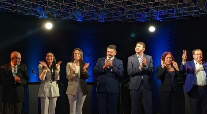 Consultores 21: 55% de ciudadanos dice que no le importa que candidato a la primaria esté inhabilitado