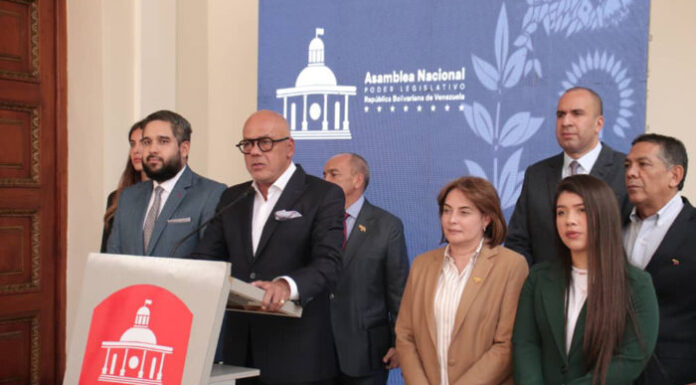 El presidente de la AN de Maduro, Jorge Rodríguez, y los partidos afines deciden acuerdo electoral y se autoproclaman movilizadores del 84% del voto popular