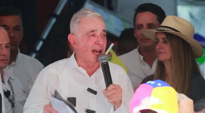 Álvaro Uribe pide una intervención internacional para Venezuela que esté avalada por la ONU