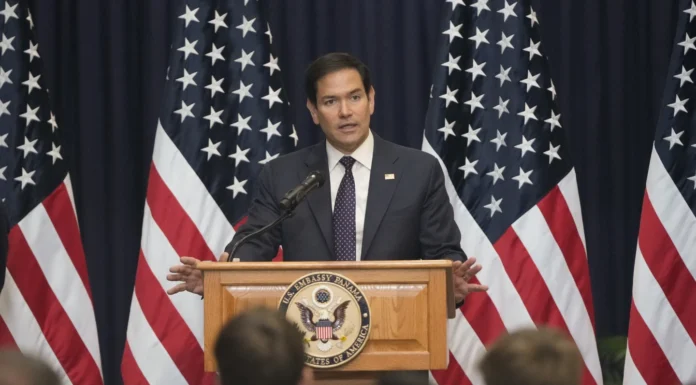 Rubio dice que Panamá debe reducir influencia china en torno al canal o enfrentar posible acción de EEUU
