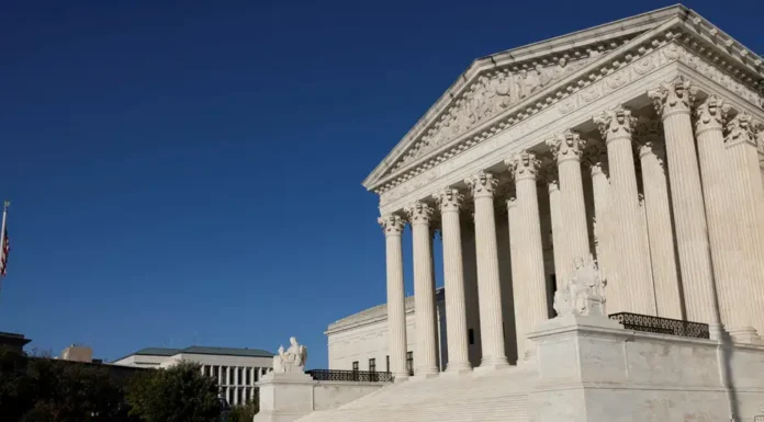 Corte Suprema de EEEUU levantó bloqueo a despidos masivos de funcionarios federales