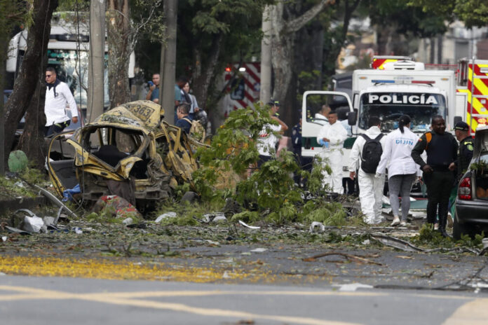 Al menos 5 muertos y 36 heridos en atentado contra base aérea de ciudad colombiana de Cali