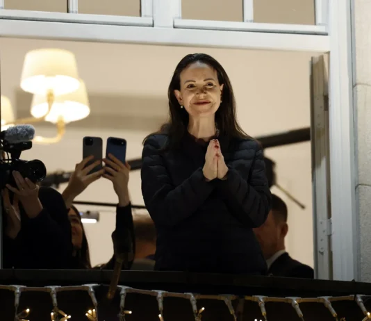 Oposición venezolana ratifica a Machado como su líder