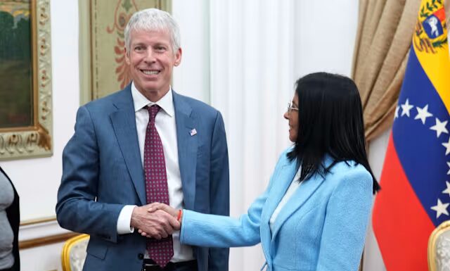 Secretario de energía de Trump se reune con la interina Delcy Rodríguez: El propósito es lograr un «aumento dramático» en la producción de crudo