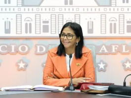 Delcy Rodríguez crea un nuevo cuerpo militar para atender desastres y emergencias en Venezuela y sustituye a la ministra de Transporte