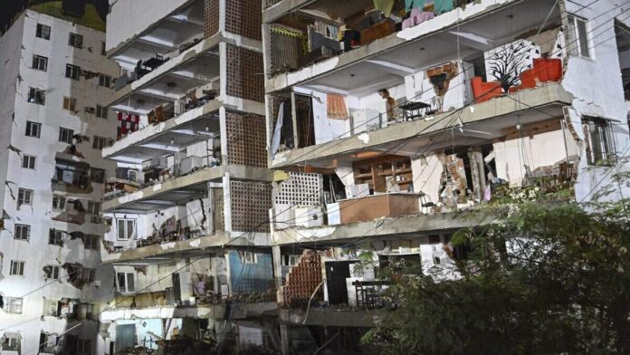 TOPSHOT-VENEZUELA-EARTHQUAKE