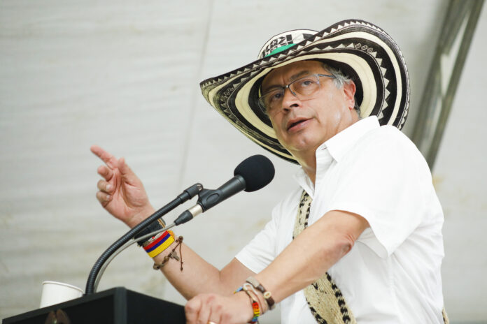 Petro campaña