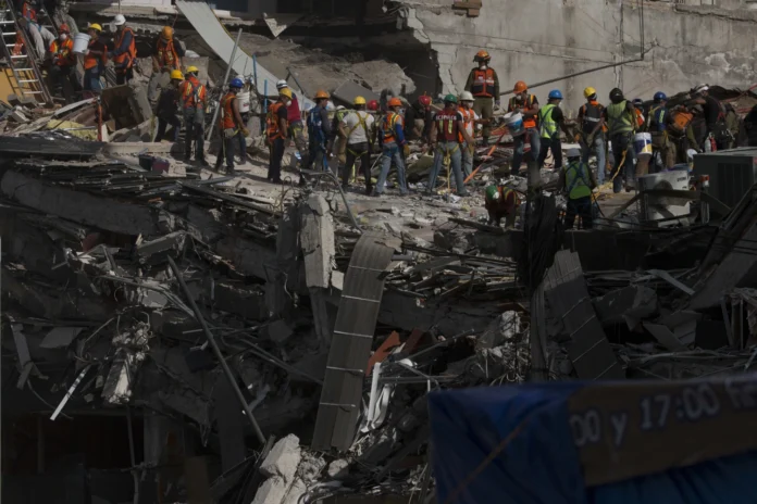 Terremoto La Guaira rescatistas