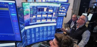 Wall Street se dispara y el precio del petróleo se desploma tras el giro de Trump sobre Irán