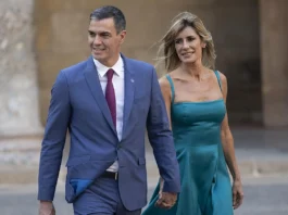 Tribunal envía a juicio a la esposa de Pedro Sánchez
