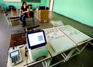 Informe de la CIA: Venezuela «podría haber» utilizado máquinas de votación para manipular las elecciones.