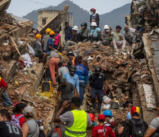 Nuevo balance eleva a 4.561 la cifra de fallecidos por los terremotos