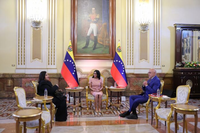 Delcy, Dinora y Jorge