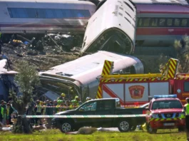 Al menos 30 muertos tras accidente entre dos trenes en España
